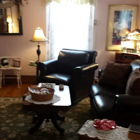 Rose & Thistle Bed & Breakfast-3