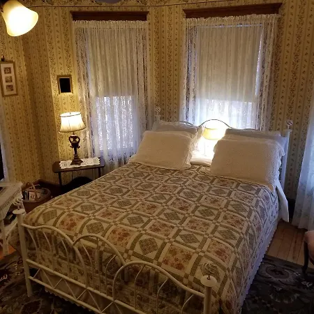 Rose & Thistle Bed & Breakfast-2